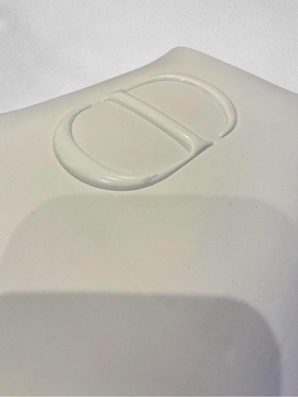 Limited Edition Dior Pouch - Picture 2 of 8